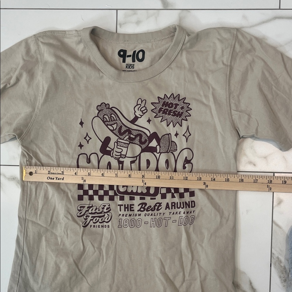 Cotton On Beige Graphic 'Hot Dog Cart' Tee - Picture 4 of 5